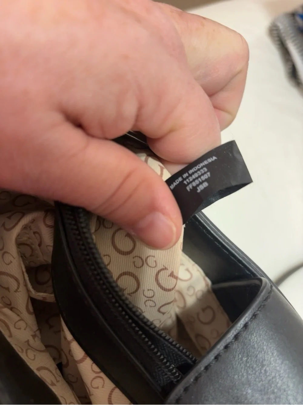 Guess chic black